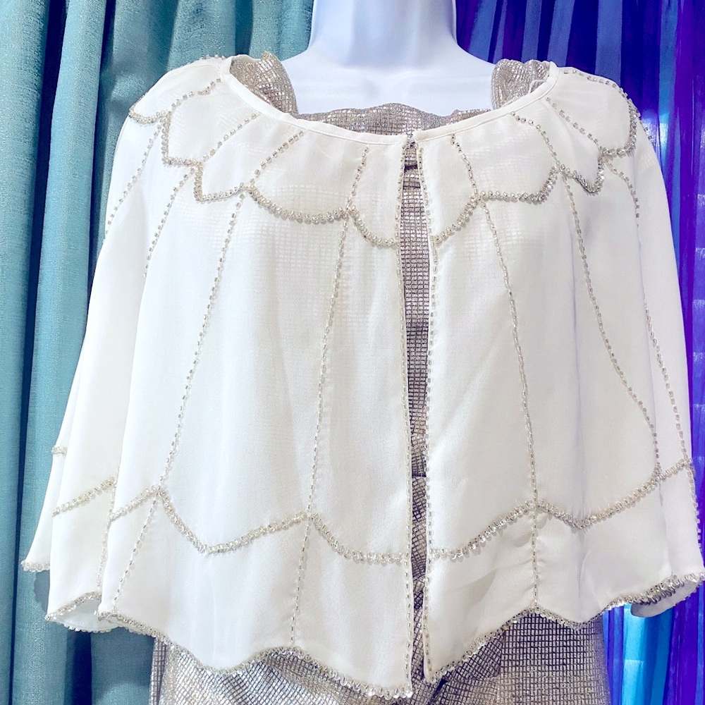 Torrid 1X (14-16) Beaded Caplet White-NWT *Bundle w/Dress & save $*